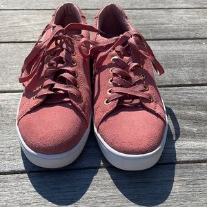 NWOT. Ted Baker of London, Size 8, rose colored suede walking sneakers.
